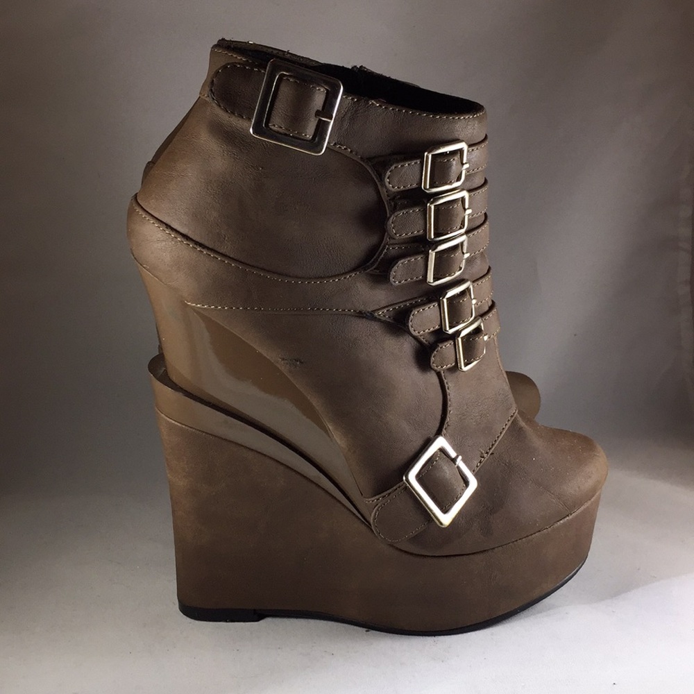 Michael Antonio Vintage Wedge Platform